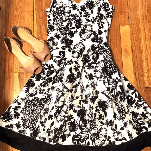 Black and white Kenar dress - Picture 3 of 4